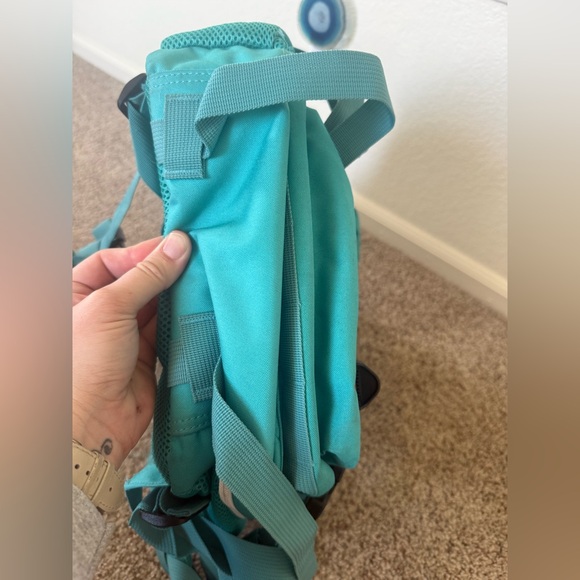 Wolfpak 35L backpack in Tiffany blue - Picture 5 of 10